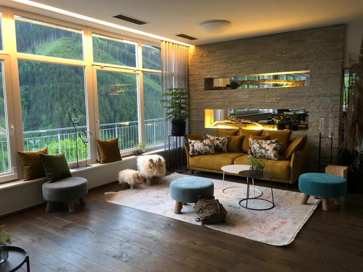 Der Sonnberg Alpinlodges - Apartments Mit Seeblick, Privater Sauna Und Self Check-In Zell am See Ngoại thất bức ảnh